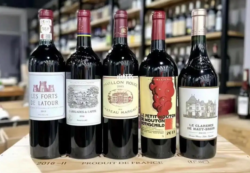 宜宾拉图红酒和拉菲红葡萄酒两个品牌有什么关系，回收市场价格哪个更高？